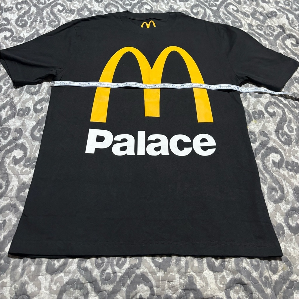 Palace x McDonald's Logo T-shirt
Black Size Medium